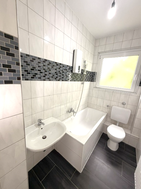 Familienfreundliche 6-Zimmer-Wohnung, frisch renoviert! - Foto 2