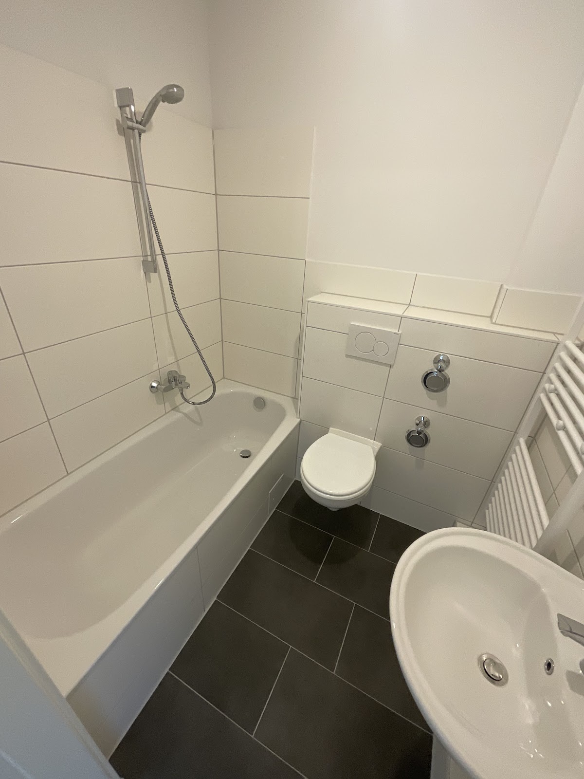 Bad mit Badewanne