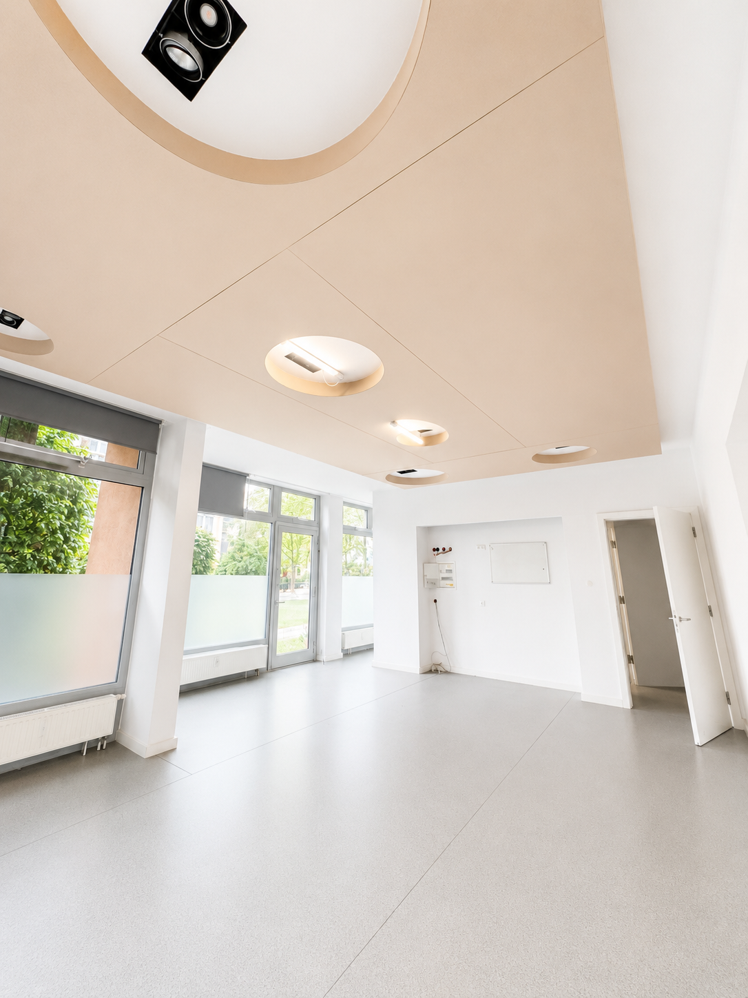 Laden- oder Bürofläche (2)