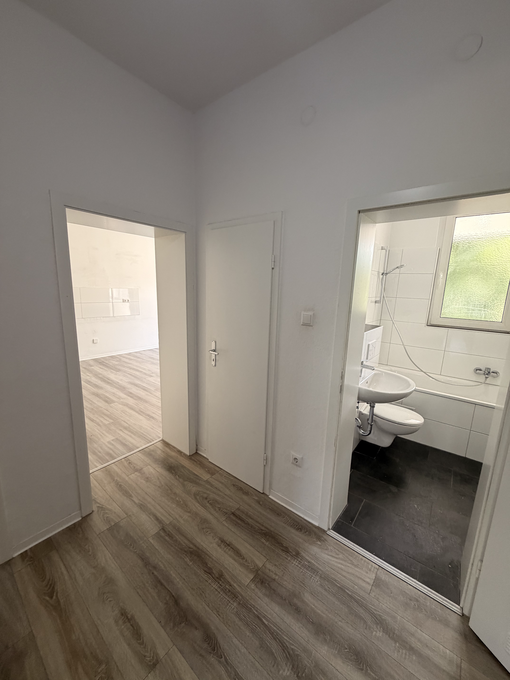 Schöne 2-Zimmer-Wohnung mit Balkon! - Foto 4