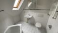 Tageslichtbad mit Wanne