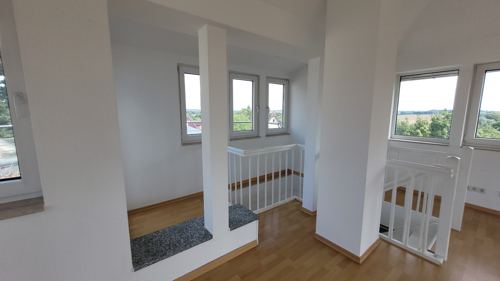 Einblick Wohnzimmer Bild 4