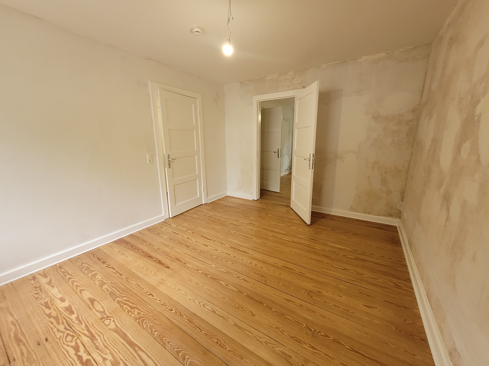 Einblick Wohnzimmer Bild 4