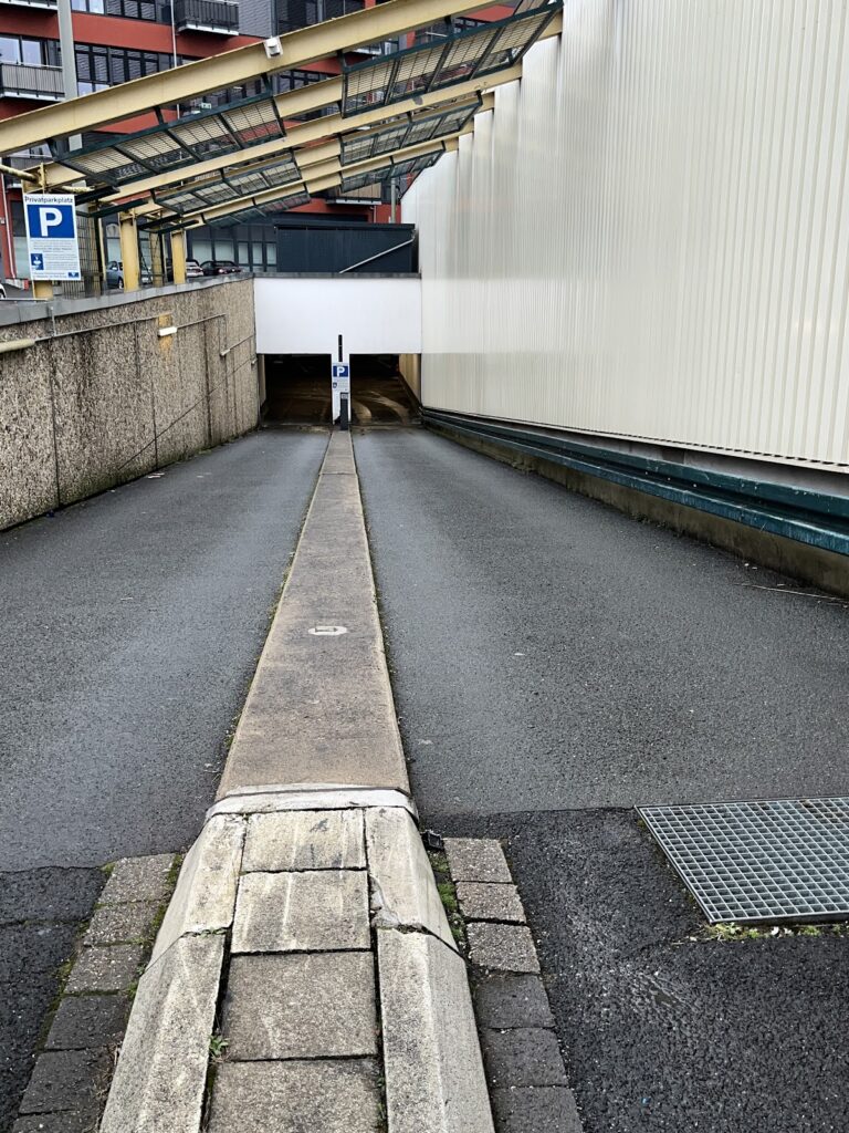 Einfahrt Tiefgarage