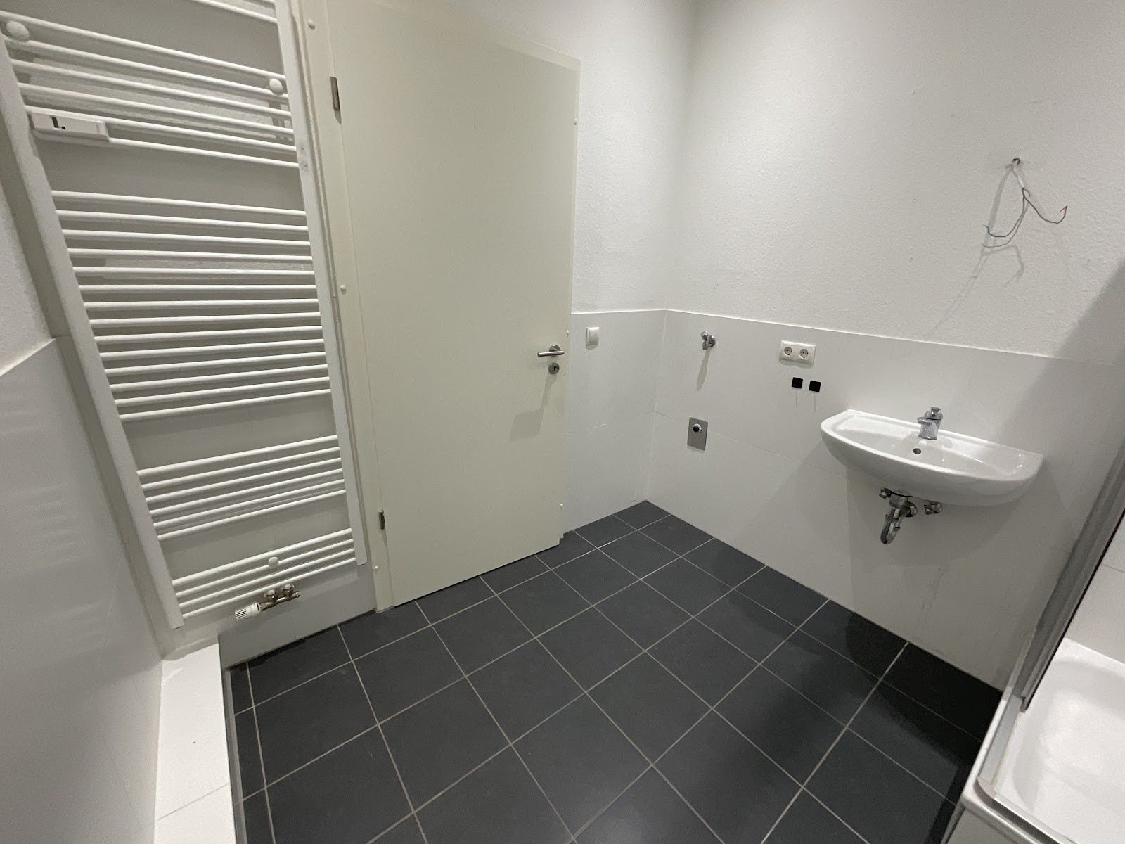 Modernes Duschbad