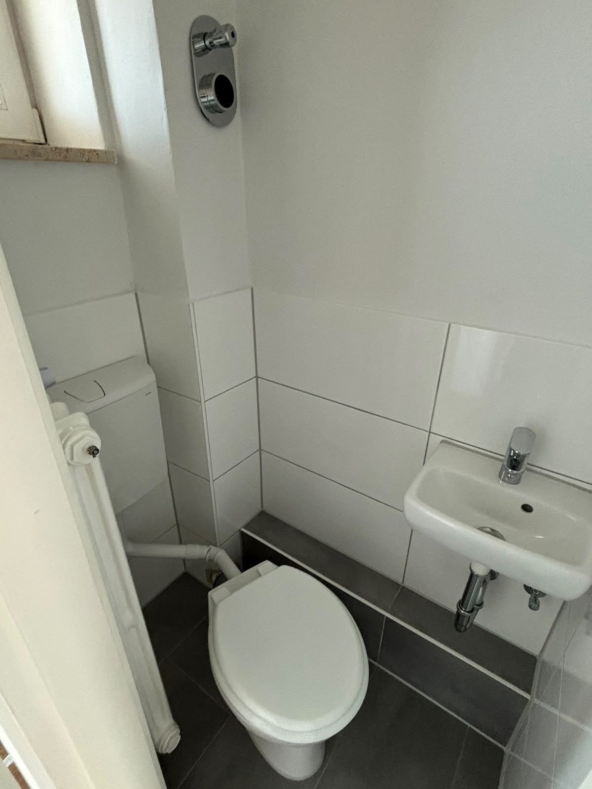 separates WC